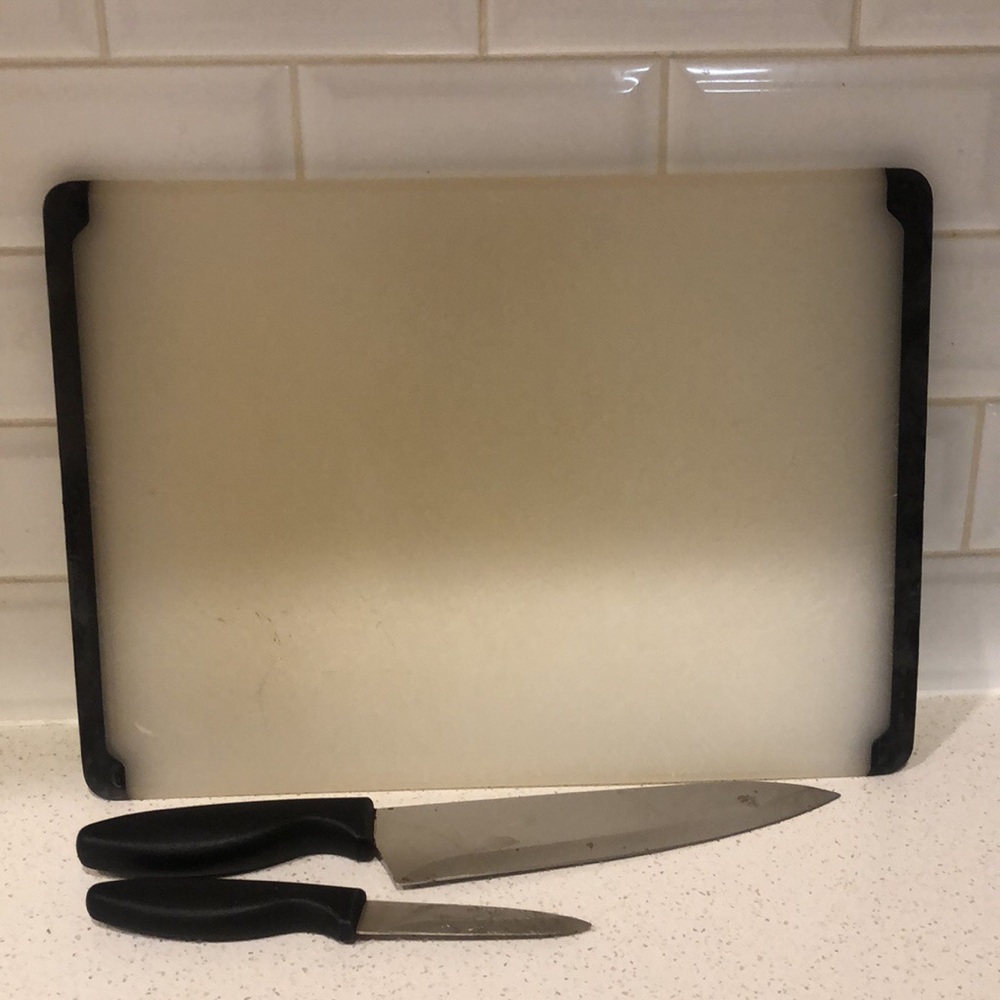OXO - Cutting Board and IMARKU knives